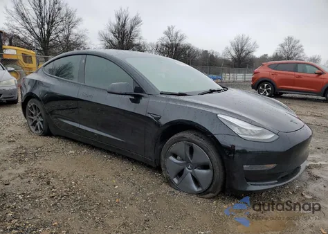 2019 Tesla Model 3 z USA, uszkodzony, nr VIN 5YJ3E1EB2KF432463